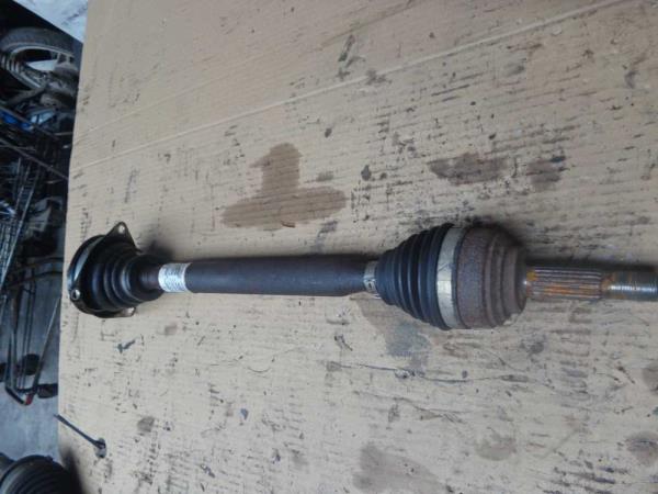 CARDAN GAUCHE DACIA LOGAN / SANDERO STEPWAY / SANDERO 1.2 /1.4 /1.6 - Vue 1